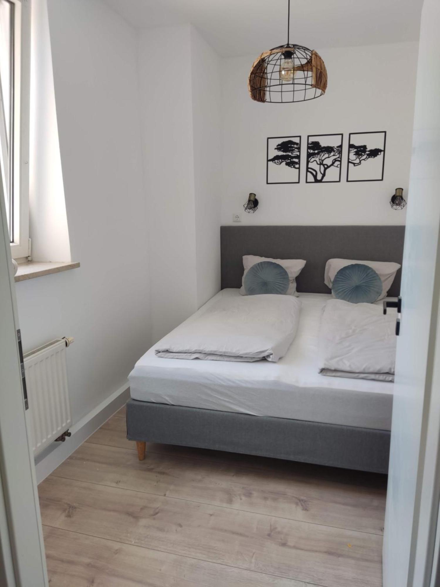 Ferienwohnung Enzian - Naehe Kapellplatz - Oeffentlicher Parkplatz - Aufzug Altötting Esterno foto