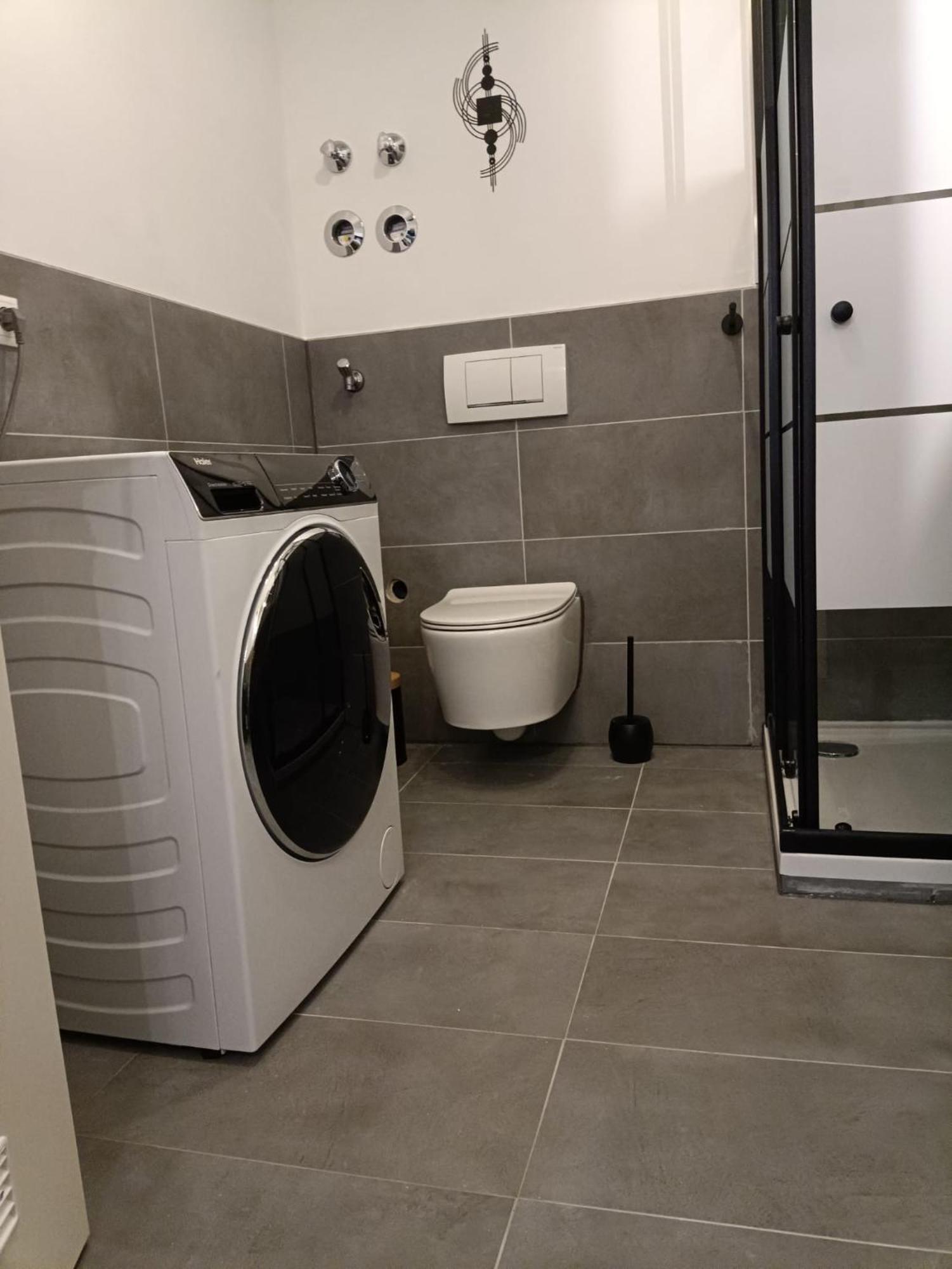 Ferienwohnung Enzian - Naehe Kapellplatz - Oeffentlicher Parkplatz - Aufzug Altötting Esterno foto